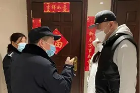 遛两条狗不拴绳并称“狗比娃金贵”，狗被暂扣处罚1300元视频封面