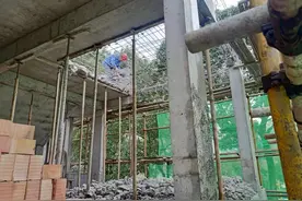 韶山一农户未经批准擅自建房 经劝导已自行拆除图片