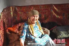 中国最长寿老人一年四季喝冷水 爱唱情歌爱孩子图片