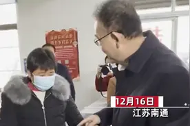 村民到驿站取快递偶遇国家邮政局局长，一句话却将局长整懵了图片