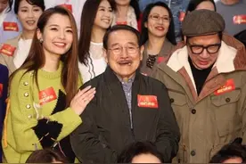 刘丹曝刘恺威回港陪女儿 小糯米时刻都要黏着父亲图片