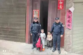 我为群众办实事 | 3岁小孩淋雨走失！西林警方30分钟内成功将其安全送回家中图片
