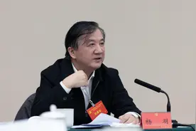 走好新时代赶考之路｜成都市发改委主任杨羽：牢牢扭住项目落地促建“牛鼻子”，开展重大项目攻坚大会战图片