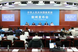 教育部：中小学改厕任务已基本完成，学生不再因脏臭而憋尿图片