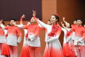 超燃！庆元旦迎新年 快闪《领航》震撼来袭图片