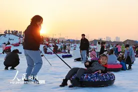 乐享冰雪过新年图片