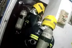 警报声响彻楼道！独居老人命悬一线 危急时刻破门而入……图片