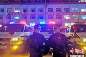 3次推迟婚期 满洲里抗疫民警兑现承诺：“我回来娶你了！”图片