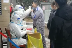 6小时完成近1260万人采样，直击郑州核酸现场视频封面