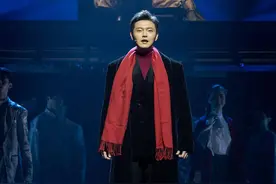 以歌声诠释无畏热血，音乐剧《伪装者》南京上演图片