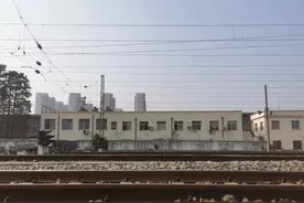 当绿皮火车驶过武南路，这里记录着武汉一段特殊的历史图片