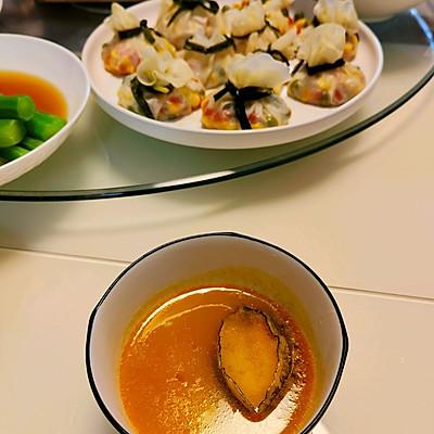 花胶鲍鱼豬骨汤的做法 2026年花胶鲍鱼猪骨汤的做法窍门 花胶鲍鱼豬骨汤的做法 2026年花胶鲍鱼猪骨汤的做法窍门