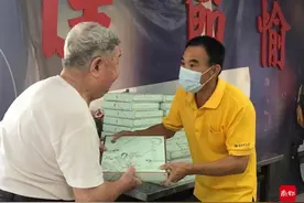 送老兵魂归故里的台湾“里长”：收到了近百通大陆的拜年电话图片