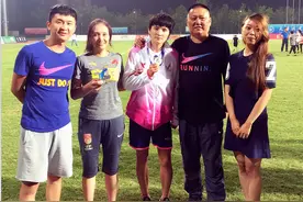王珊珊家米粉店引粉丝追捧，弟弟回应：已经不干了图片