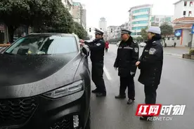 龙山公安开展节后“城区交通秩序整治”集中用警统一行动图片
