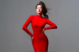 舒淇《ELLE》三月刊封面释出 人面桃花相映红图片