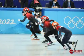 短道速滑女子1000米 韩雨桐曲春雨无缘半决赛图片