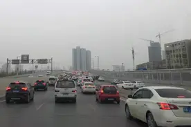 河南7部门联合约谈滴滴、江南等5家网约车公司图片