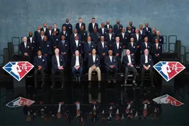 NBA官方75大合照：詹韦瓜炮站一排 库登利卡出镜 乔丹缺席图片