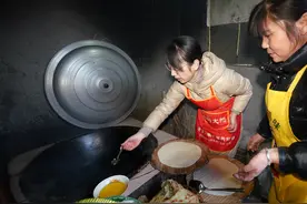 河北赞皇：140名干部“走亲住农家”图片