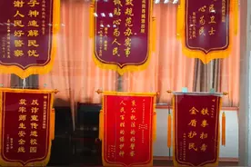 西城守望者：72岁派出所 见证嘉陵江畔“南充成长记”| 激荡三十年·致敬南充人图片