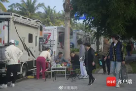 直击航天发射现场：文昌人山人海坐等卫星发射图片