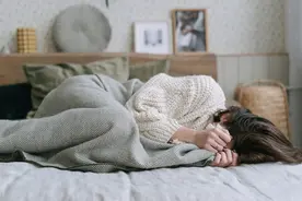 失眠时你在想什么图片