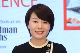 海底捞“最牛服务员”杨利娟出任CEO 她能成为救火队员么图片