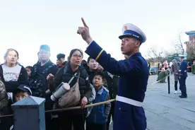 身边的学雷锋榜样丨泰山消防救援站：在服务人民的道路上坚定不移图片