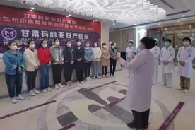 甘肃玛丽亚妇产医院医护人员驰援兰州市核酸检测图片