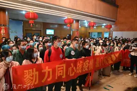 泉厦连心！厦门再派300名医务人员星夜集结驰援泉州图片