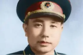 鲜花献英烈｜从放牛娃到开国将军，一代名将邹衍走完英雄一生图片