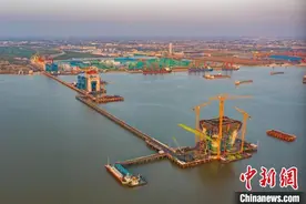 世界在建最大跨度公铁两用斜拉桥建设取得新进展图片