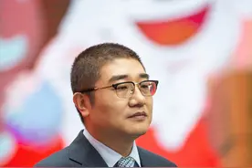 刘强东卸任图片
