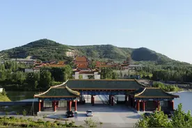 诸城常山上的苏轼元素图片