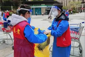 在社区做志愿者，有哪些防护要点？上海市卫健委：这个危险动作不要做图片