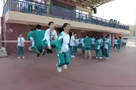 中学生变“留学生”，珠海这所中学推出暖心留校服务图片