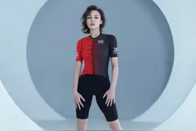 阿合娜尔科技感酷飒大片释出 超模脸又酷又美图片