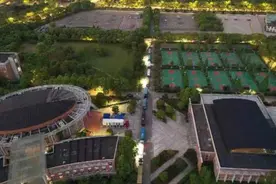 直击 | 浙江万里学院3366名师生深夜大转移，有学生给小时新闻发来现场图图片