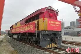 西部陆海新通道“贵阳都拉营—广西钦州港”专列进入常态化开行图片