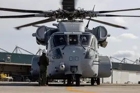 美海军陆战队新型CH-53K完成首飞图片
