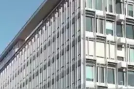 30秒｜多国暴发沙门氏菌疫情，疑似与受污染巧克力有关视频封面