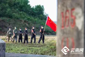 奋斗的青春最闪光图片