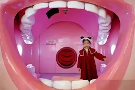 会影响颜值？小朋友迎来“整牙热”！有孩子三岁便戴牙套，可问题也来了图片