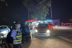 龙泉山看日出突然火了，游客激增 警方提醒：疫情防控期，避免盲目跟风图片