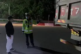 “我一般不喜欢开快车的”30年驾龄的老司机低速行驶被查，他竟这么说图片