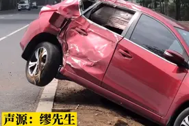 山东一对夫妻车祸后现场微笑合影留念，网友：格局打开了图片