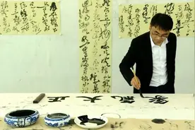 普定书法家张洪荣：结缘书法数十载 持之以恒扬文化图片
