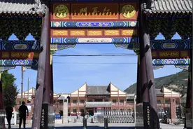 奋进新征程 建功新时代·老区新貌丨“红”“绿”相映哈达铺，岷山脚下展新颜图片