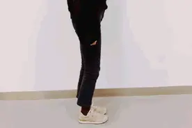 8个拉伸动作唤醒僵硬的身体图片
